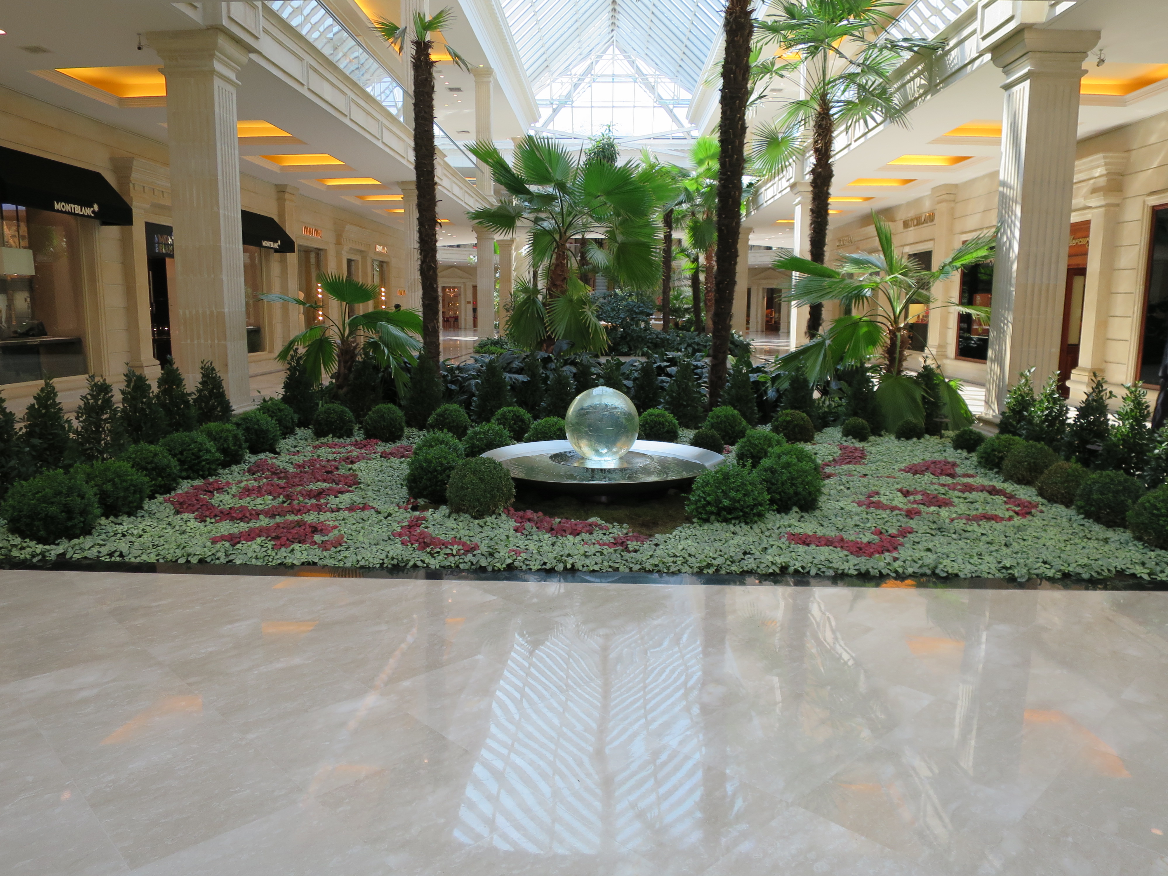 Luminous Reflections – Aqualens in Moscow