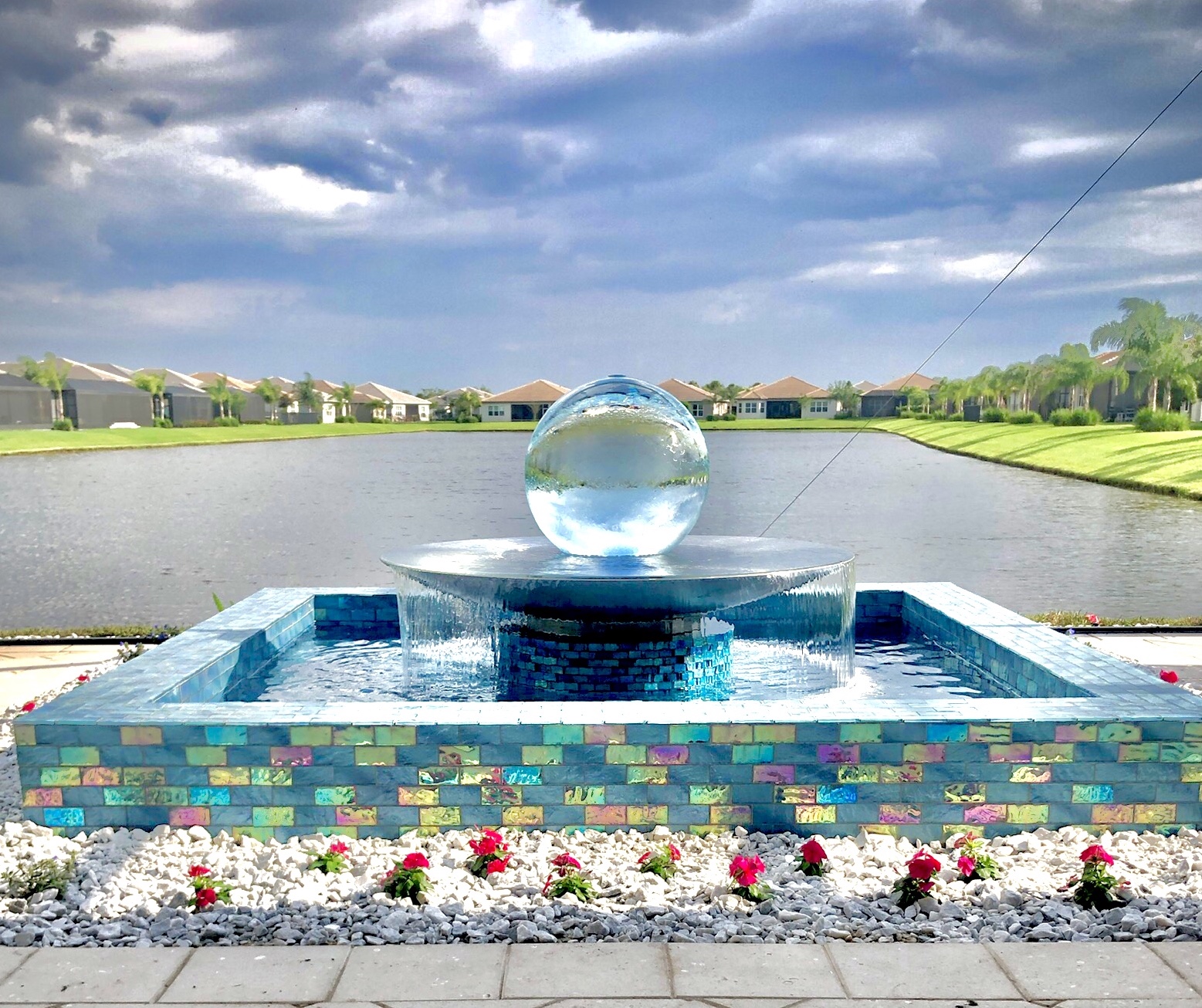 Luminescent Sphere Fountain